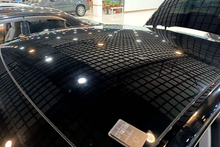 Used Tesla Model Y 2023 Long-Range All-Wheel-Drive Version Roof