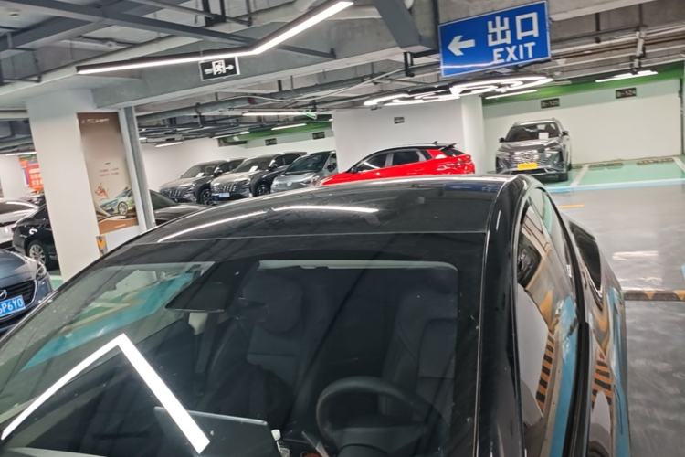 Used Tesla Model Y 2023 Rear-Wheel-Drive Version Roof