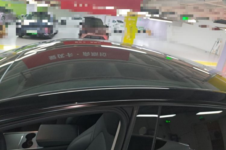 Used Tesla Model Y 2023 Long-Range All-Wheel-Drive Version Roof