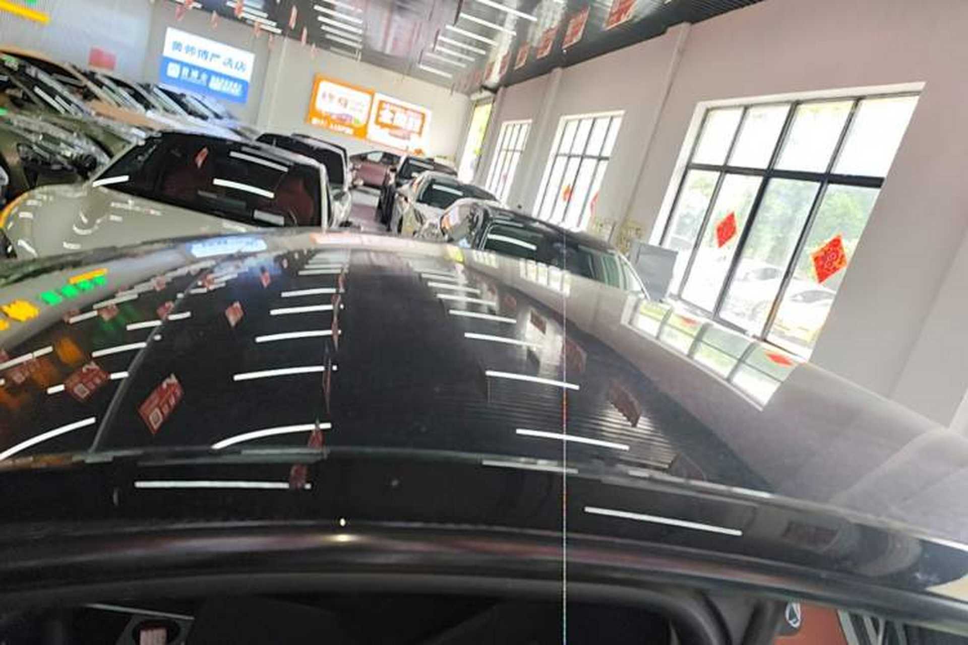 Used Tesla Model Y 2023 Rear-Wheel-Drive Version Roof