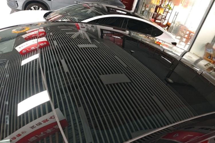 Used Tesla Model Y 2023 Rear-Wheel-Drive Version Roof