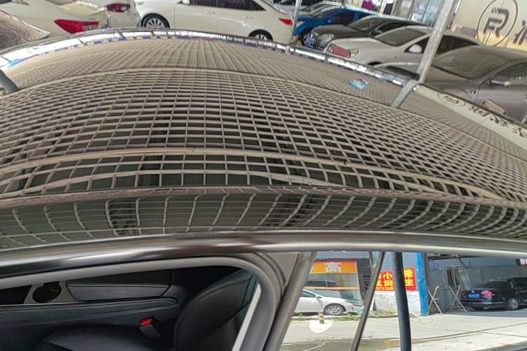 Used Tesla Model Y 2023 Rear-Wheel-Drive Version Roof
