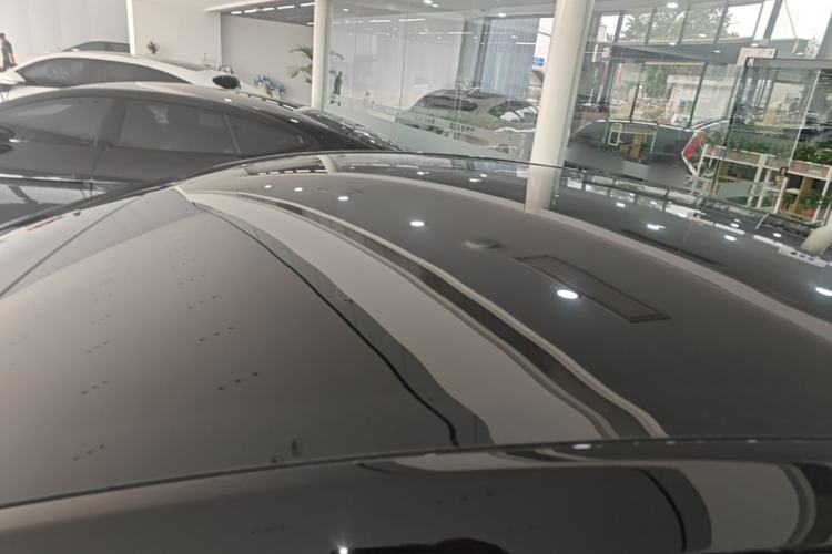 Used Tesla Model Y 2023 Rear-Wheel-Drive Version Roof