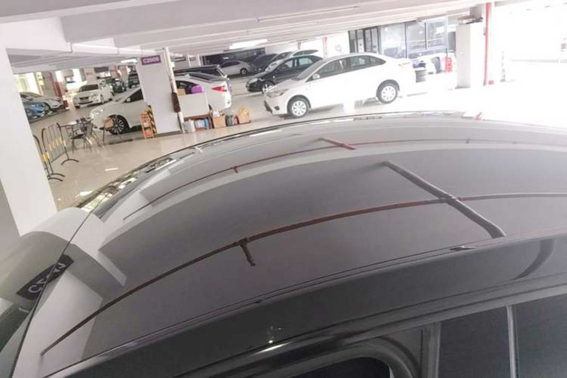 Used Tesla Model Y 2023 Rear-Wheel-Drive Version Roof