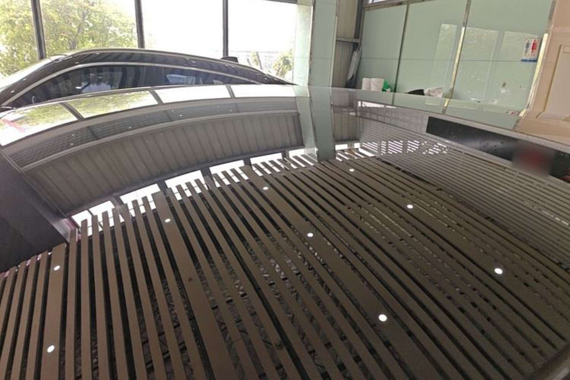 Used Tesla Model Y 2023 Rear-Wheel-Drive Version Roof