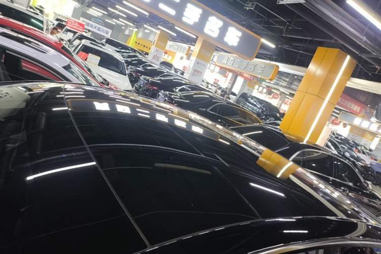 Used Tesla Model Y 2023 Rear-Wheel-Drive Version Roof