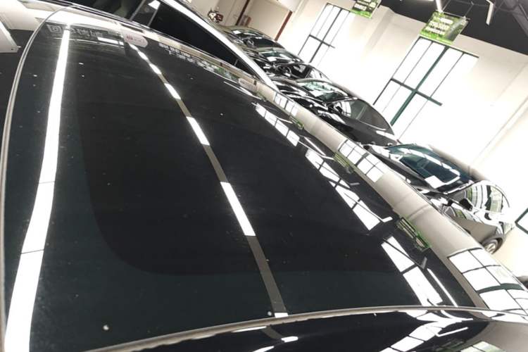 Used Tesla Model Y 2023 Rear-Wheel-Drive Version Roof