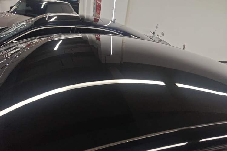Used Tesla Model Y 2023 Long-Range All-Wheel-Drive Version Roof