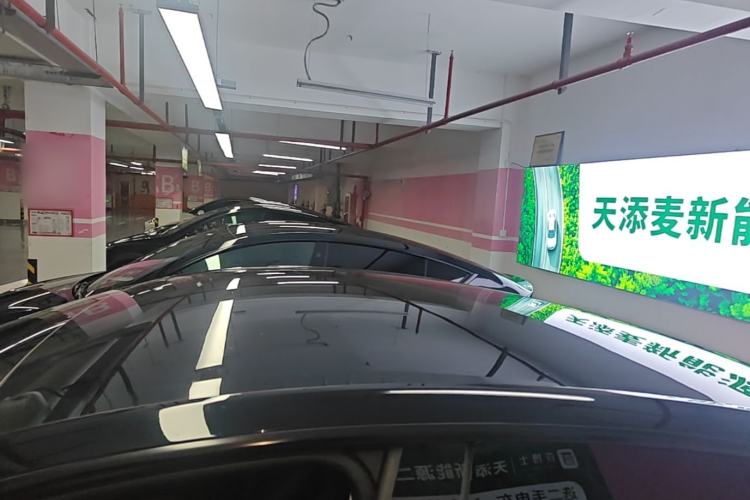 Used Tesla Model Y 2023 Rear-Wheel-Drive Version Roof