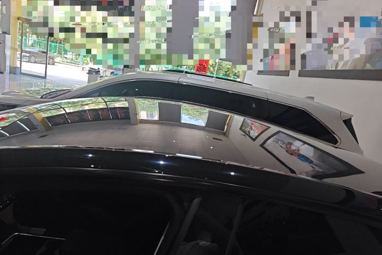 Used Tesla Model Y 2023 Rear-Wheel-Drive Version Roof
