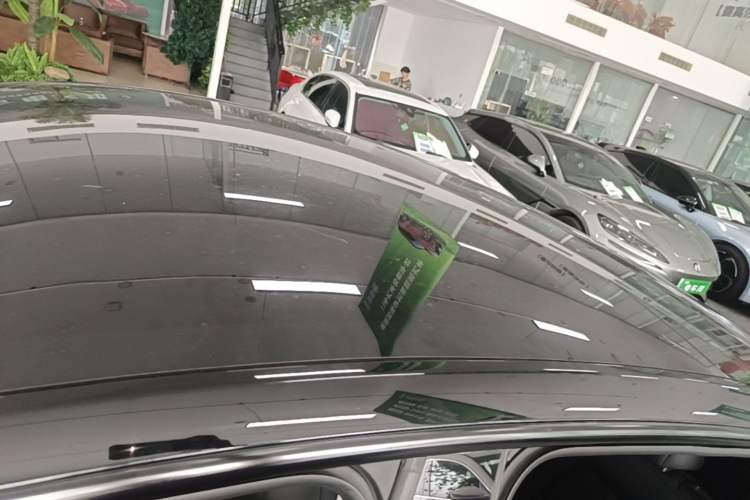 Used Tesla Model Y 2023 Rear-Wheel-Drive Version Roof