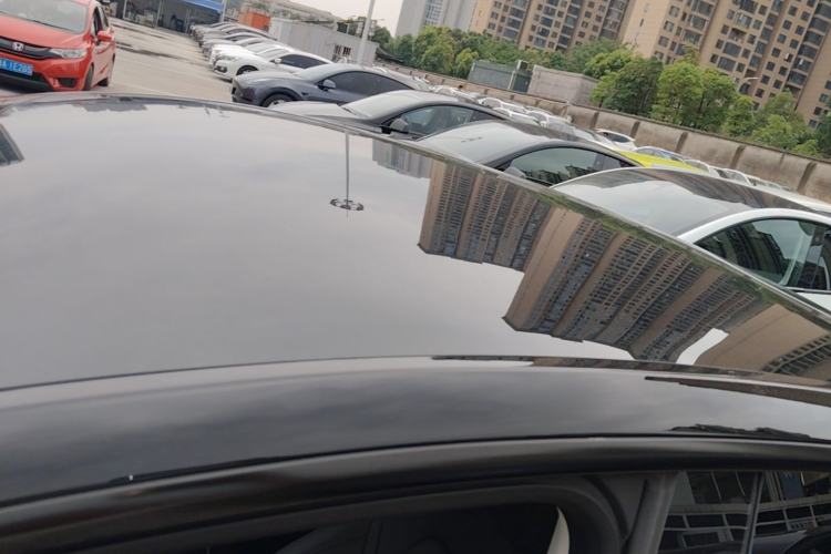 Used Tesla Model Y 2023 Rear-Wheel-Drive Version Roof