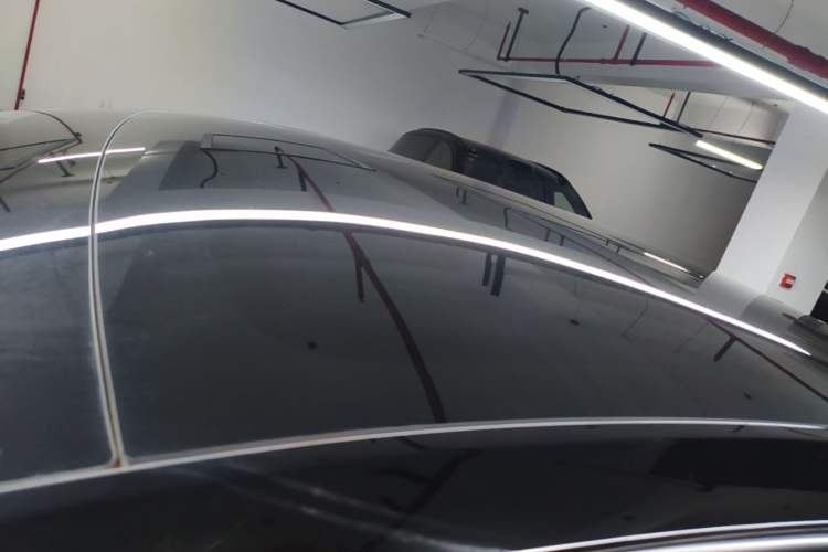 Used Tesla Model Y 2023 Rear-Wheel-Drive Version Roof
