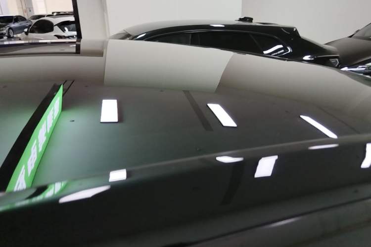 Used Tesla Model Y 2023 Rear-Wheel-Drive Version Roof