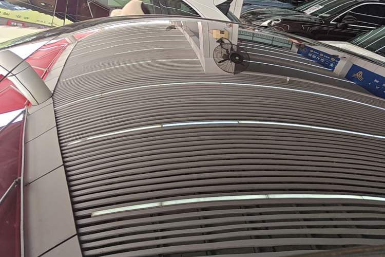 Used Tesla Model Y 2023 Rear-Wheel-Drive Version Roof