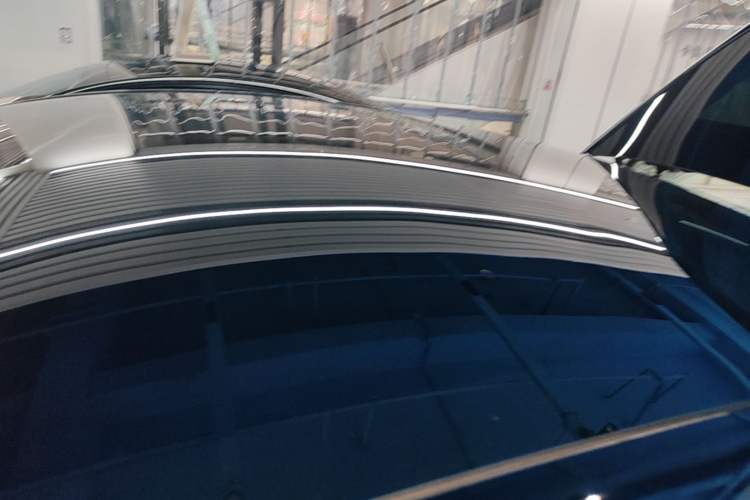 Used Tesla Model Y 2023 Long-Range All-Wheel-Drive Version Roof