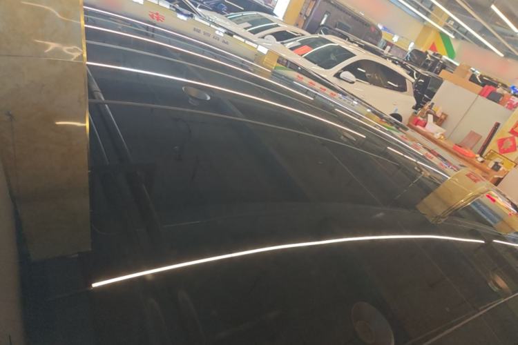 Used Tesla Model Y 2023 Rear-Wheel-Drive Version Roof