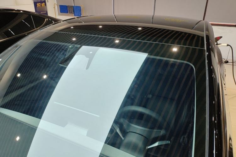 Used Tesla Model Y 2023 Rear-Wheel-Drive Version Roof