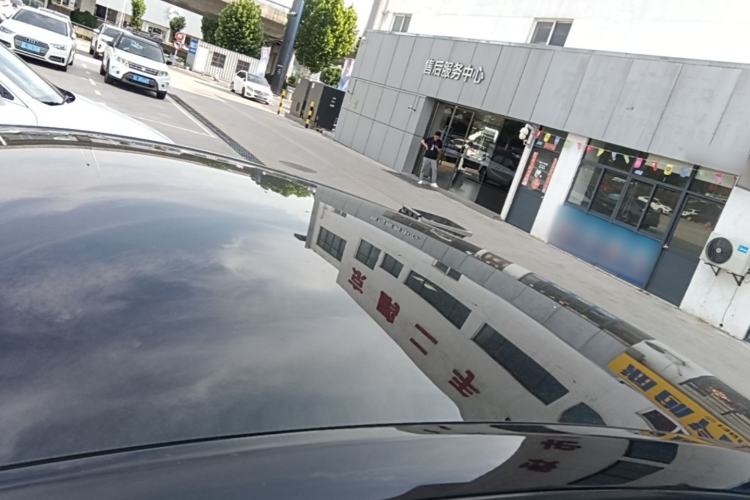 Used Tesla Model Y 2023 Rear-Wheel-Drive Version Roof