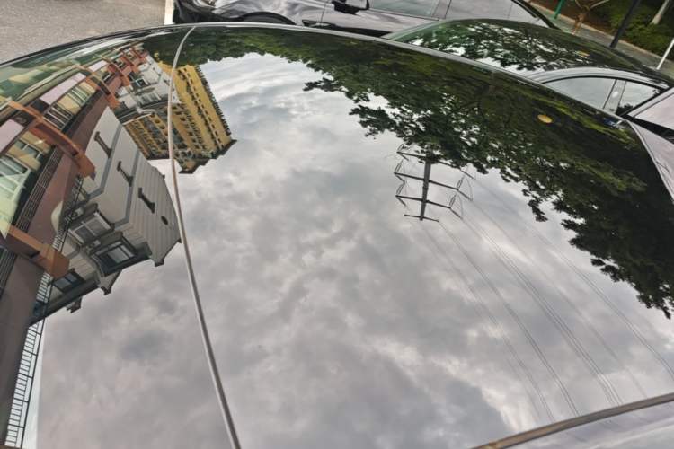 Used Tesla Model Y 2023 Long-Range All-Wheel-Drive Version Roof