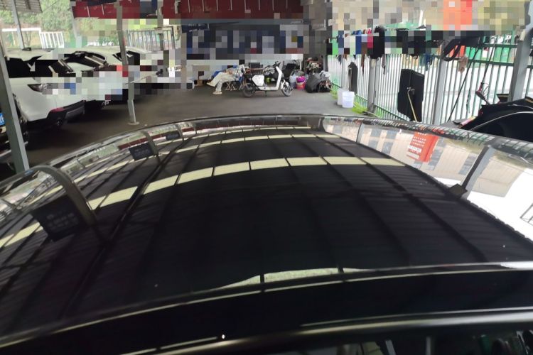 Used Tesla Model Y 2023 Rear-Wheel-Drive Version Roof