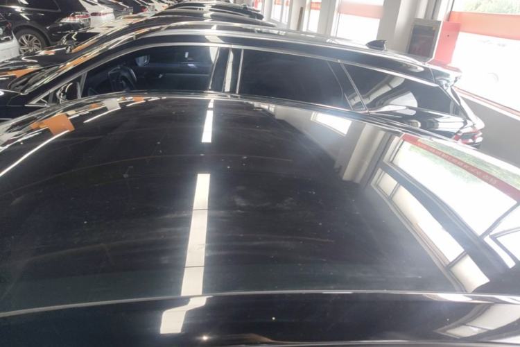 Used Tesla Model Y 2023 Rear-Wheel-Drive Version Roof