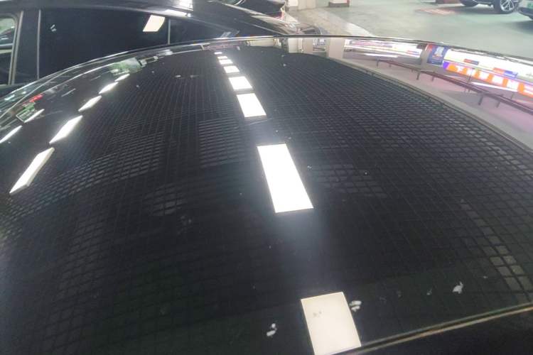 Used Tesla Model Y 2023 Rear-Wheel-Drive Version Roof