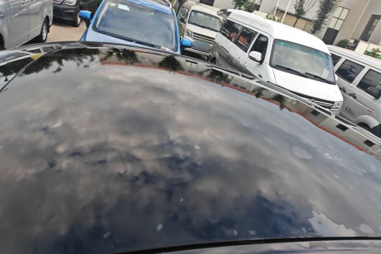 Used Tesla Model Y 2023 Long-Range All-Wheel-Drive Version Roof