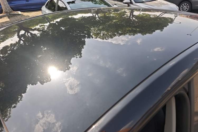 Used Tesla Model Y 2023 Long-Range All-Wheel-Drive Version Roof