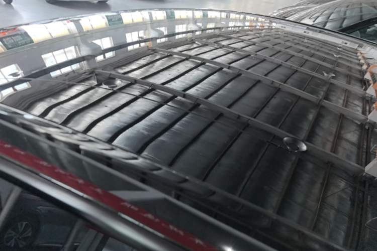 Used Tesla Model Y 2023 Long-Range All-Wheel-Drive Version Roof