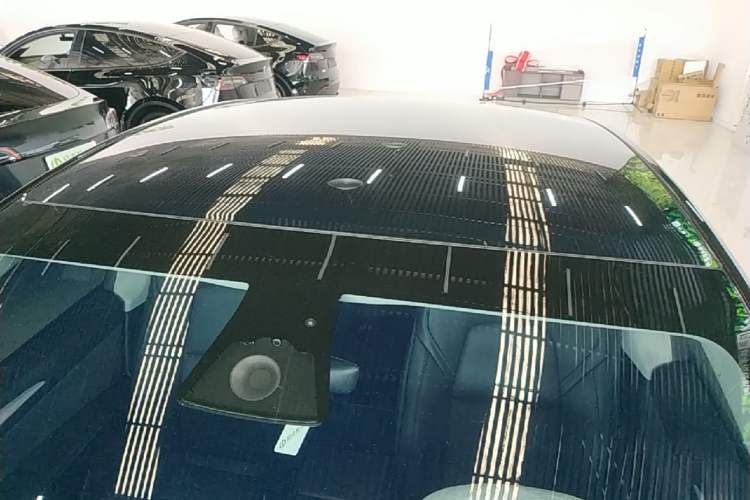 Used Tesla Model Y 2023 Rear-Wheel-Drive Version Roof