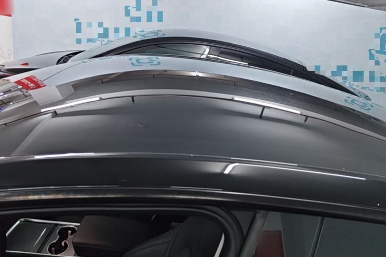Used Tesla Model Y 2023 High-Performance All-Wheel-Drive Version Roof