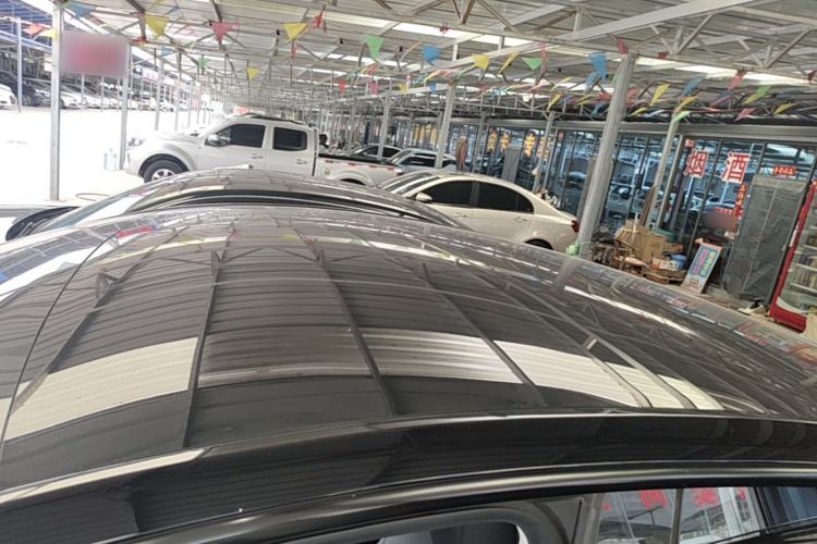 Used Tesla Model Y 2023 Rear-Wheel-Drive Version Roof