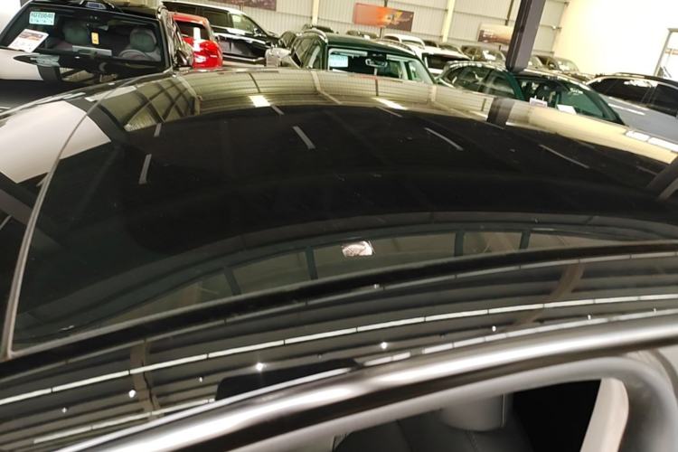 Used Tesla Model Y 2023 Rear-Wheel-Drive Version Roof