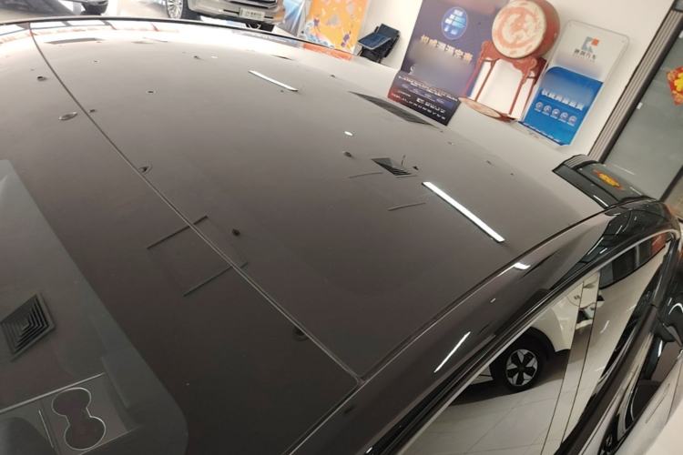 Used Tesla Model Y 2023 Rear-Wheel-Drive Version Roof