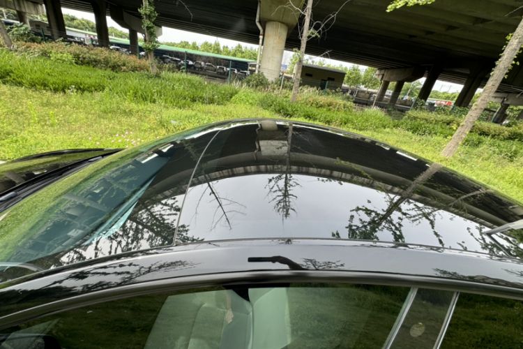 Used Tesla Model Y 2023 Rear-Wheel-Drive Version Roof
