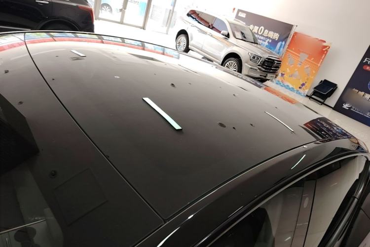 Used Tesla Model Y 2023 Rear-Wheel-Drive Version Roof