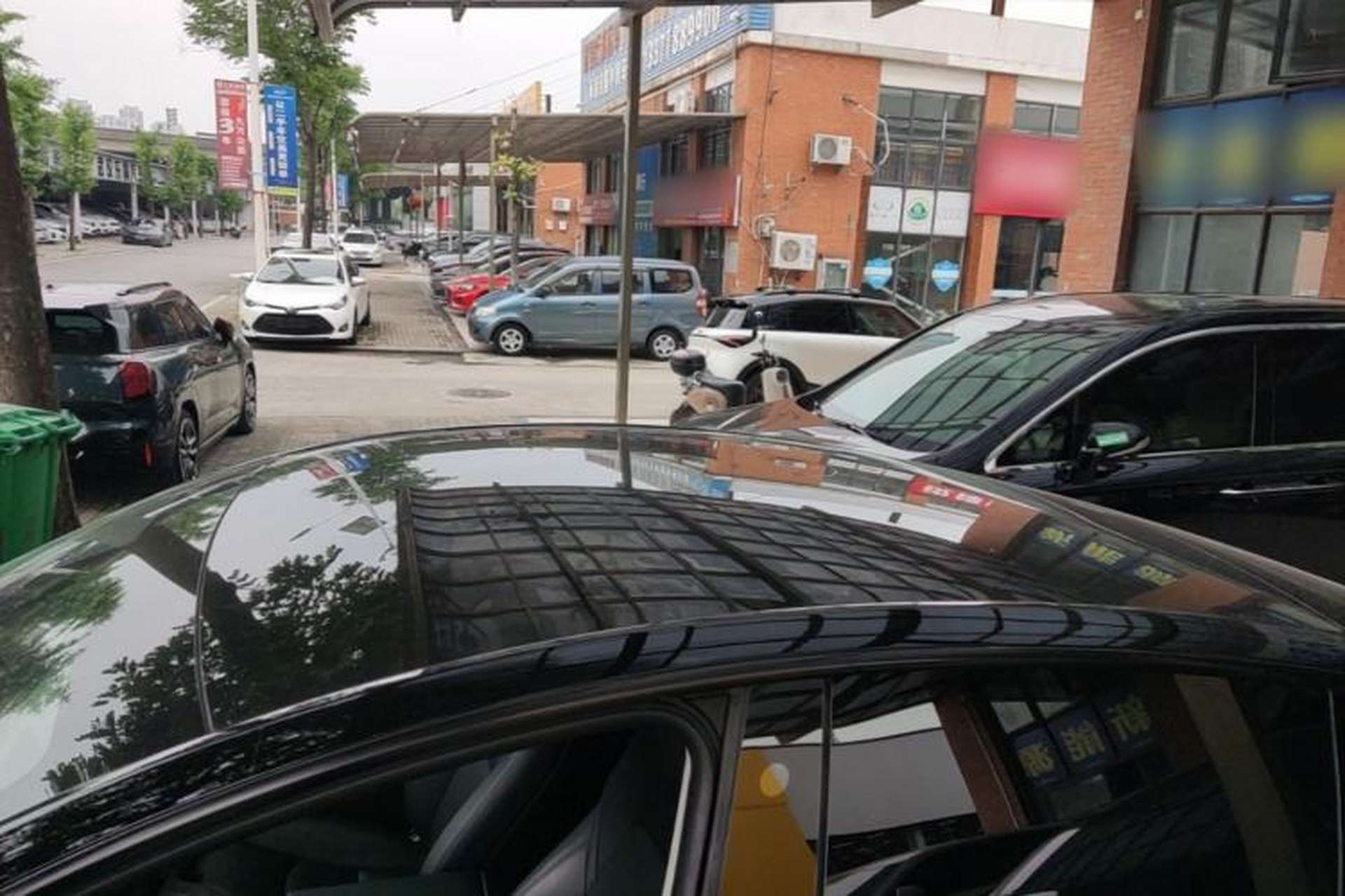 Used Tesla Model Y 2023 Rear-Wheel-Drive Version Roof