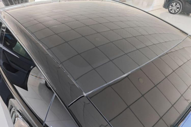 Used Tesla Model Y 2023 Rear-Wheel-Drive Version Roof