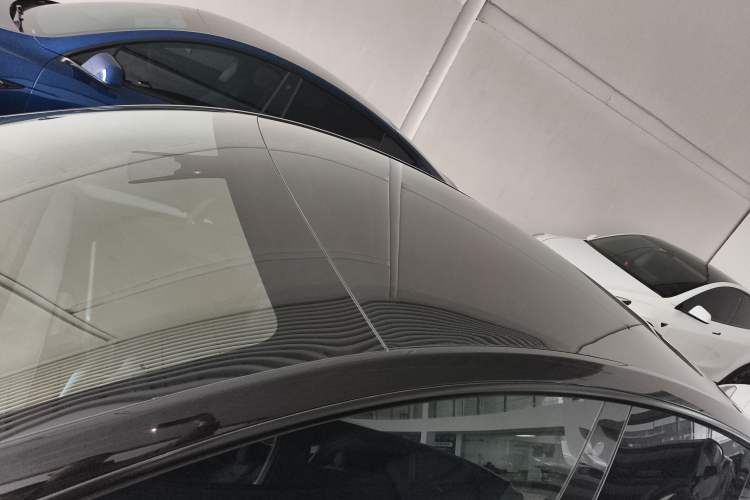 Used Tesla Model Y 2023 Long-Range All-Wheel-Drive Version Roof