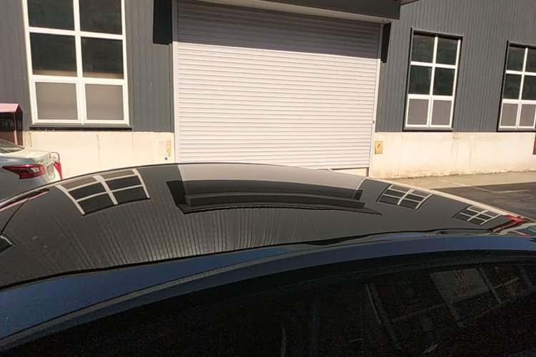 Used Tesla Model Y 2023 Rear-Wheel-Drive Version Roof