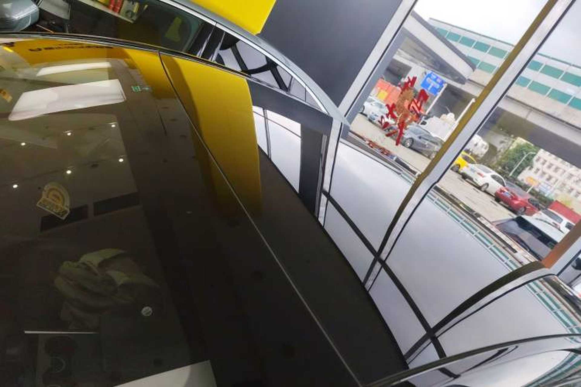 Used Tesla Model Y 2023 Rear-Wheel-Drive Version Roof