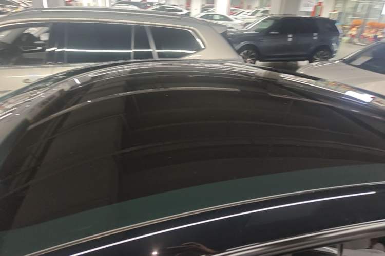 Used Tesla Model Y 2023 Long-Range All-Wheel-Drive Version Roof