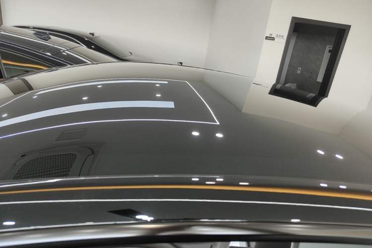 Used Tesla Model Y 2023 Long-Range All-Wheel-Drive Version Roof