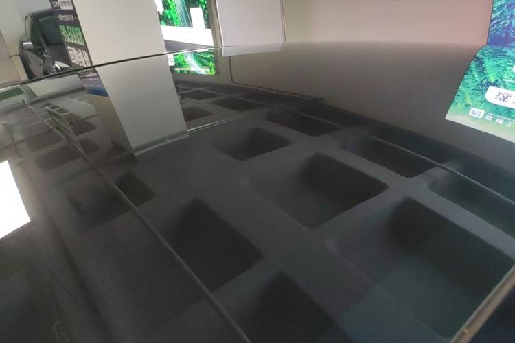 Used Tesla Model Y 2023 Rear-Wheel-Drive Version Roof
