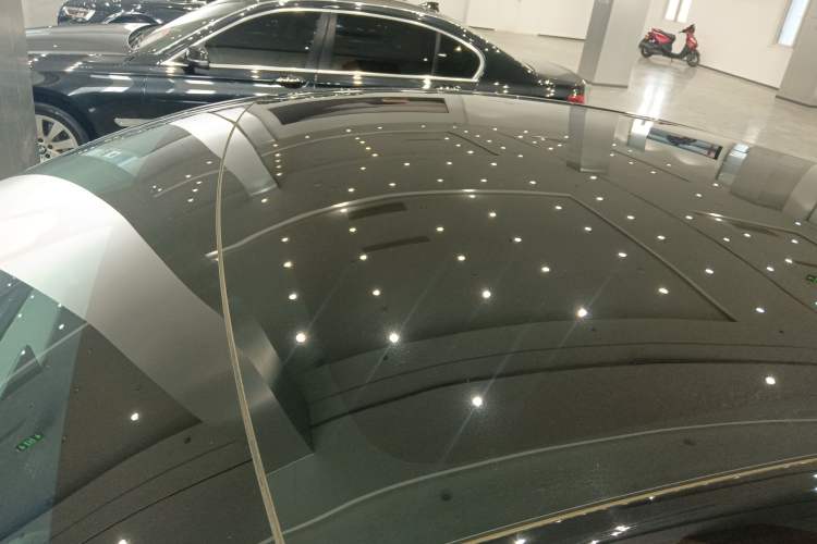 Used Tesla Model Y 2023 Rear-Wheel-Drive Version Roof