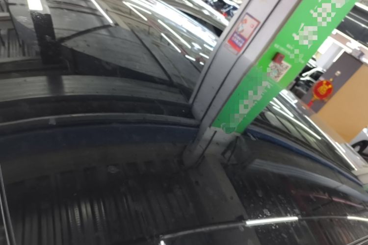 Used Tesla Model Y 2023 Rear-Wheel-Drive Version Roof