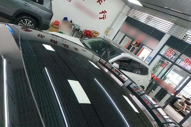 Used Tesla Model Y 2023 Rear-Wheel-Drive Version Roof