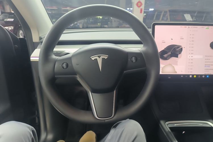 Used Tesla Model Y 2023 Rear-Wheel-Drive Version Steering Wheel