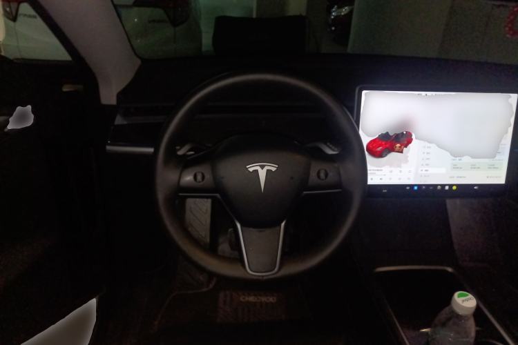 Used Tesla Model Y 2023 Long-Range All-Wheel-Drive Version Steering Wheel